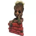 Groot Maceta en Ladrillos